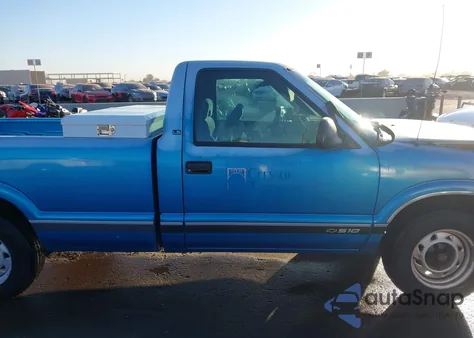 1994 Chevrolet S Truck S10 z USA, uszkodzony, nr VIN 1GCCS14Z2R8218591